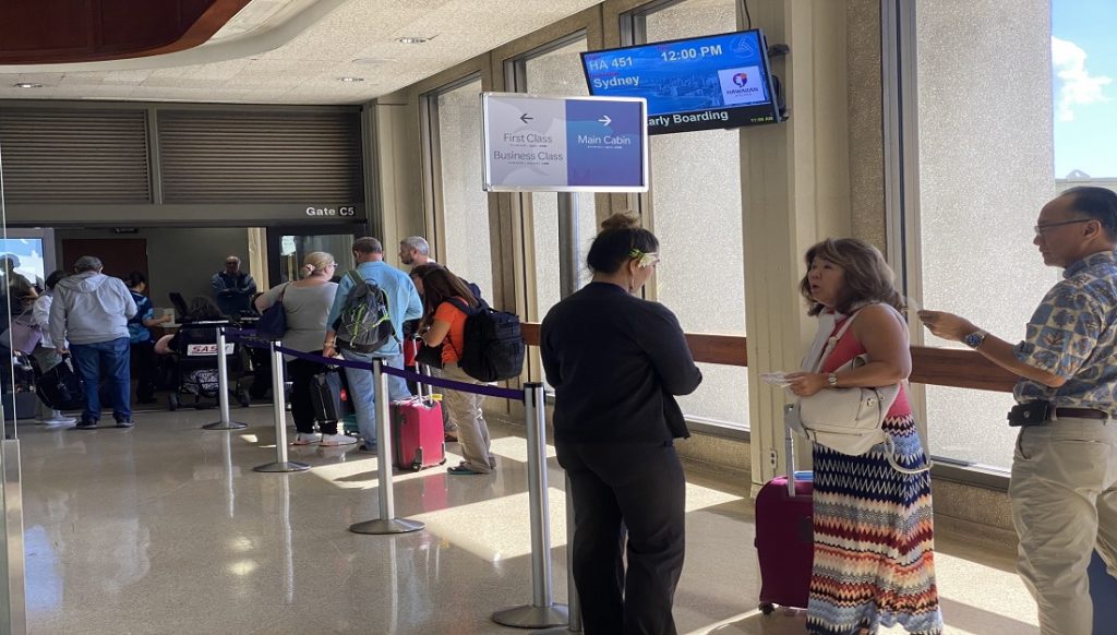 Change Your Hawaiian Airlines Flight at the Airport